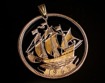 Regno Unito Gran Bretagna 1/2 penny Moneta tagliata Ciondolo con collana Golden Hind nave British England