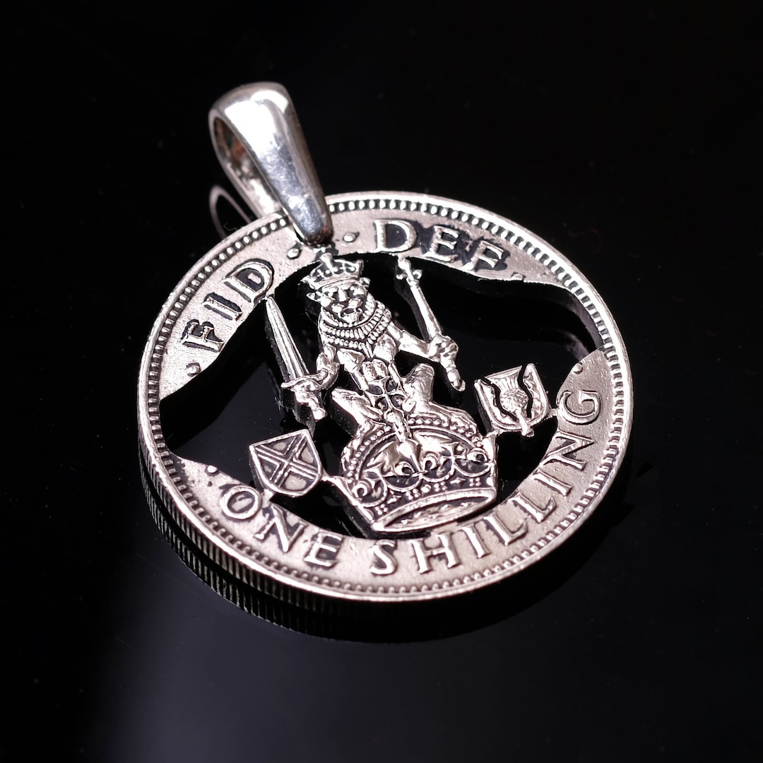 イギリス 1シリングカットコインペンダントとネックレス。剣と王笏を