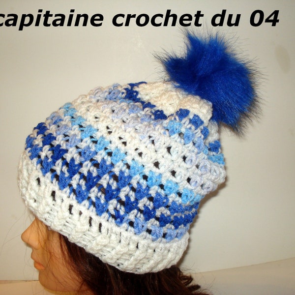 Bonnet en laine, chapeau en laine, femme, bonnet au crochet bleu, blanc, avec son pompon amovible, fait main