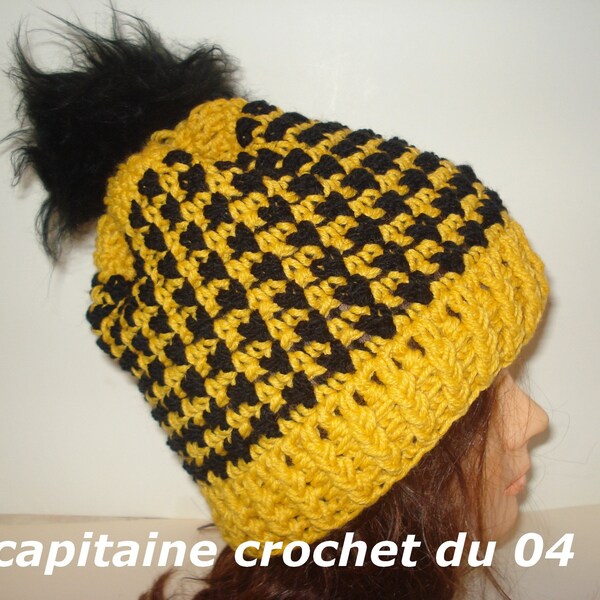 Bonnet en laine femme, chapeau en laine femme, jaune moutarde, noir, avec son pompon amovible, fait main au crochet