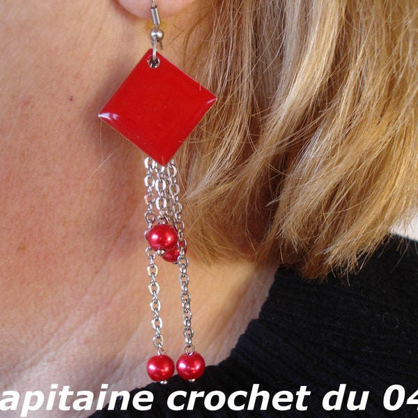 Boucles d'oreilles, rouge, pendantes, acier inoxydable, avec perles, bijoux fantaisie rouge, bijoux fantaisie créateur