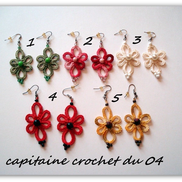 Boucle d'oreille, en dentelle frivolité, rouge, verte, blanche, jaune, fait main à l'aiguille