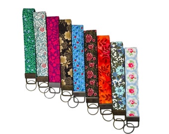 Floral Fabric Wristlet Keychain, Handmade Key Fob, Pretty Flower Keyring
