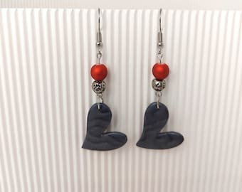 dark anthracite gray heart earrings, red and silver beads, very light, handmade, unique creation, stainless steel hook