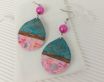 pastel pink and blue verdigris earrings, wood effect, drop shape, with pearls, very light stainless steel frame