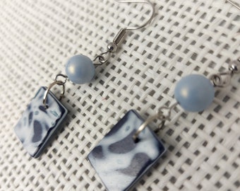 Mini square navy blue and white earrings, graphics, satin sky blue pearl, very light, ideal for small face