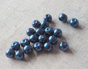 10 perles en verre bleu nuit nacrées. Perles bleu marine en nacre. Perles basiques et rondes, pour bijou de mariage. Perles de diamètre 8mm.