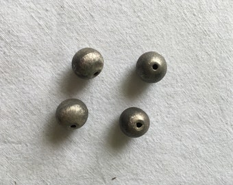 Set of round hollow metal beads. Vintage silver metal beads patinated. Beads for DIY jewelry. Antique pearls for unique jewelry