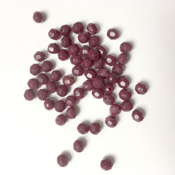 Lot de perles en résine violette, rose foncée. Perles à facettes en résine vintages, perles pour DIY. Perles brillantes violet foncé.