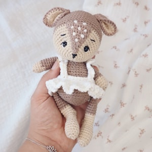 Ficelle ma petite biche: amigurumi crochet pattern French/English (PDF File)