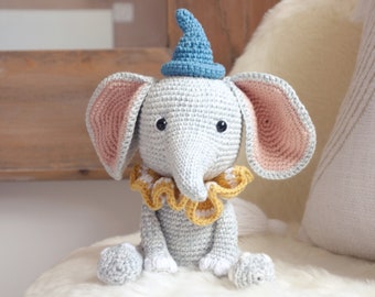 Jumbo the baby elephant: French, English and German PDF crochet tutorial / adorable amigurumi pattern