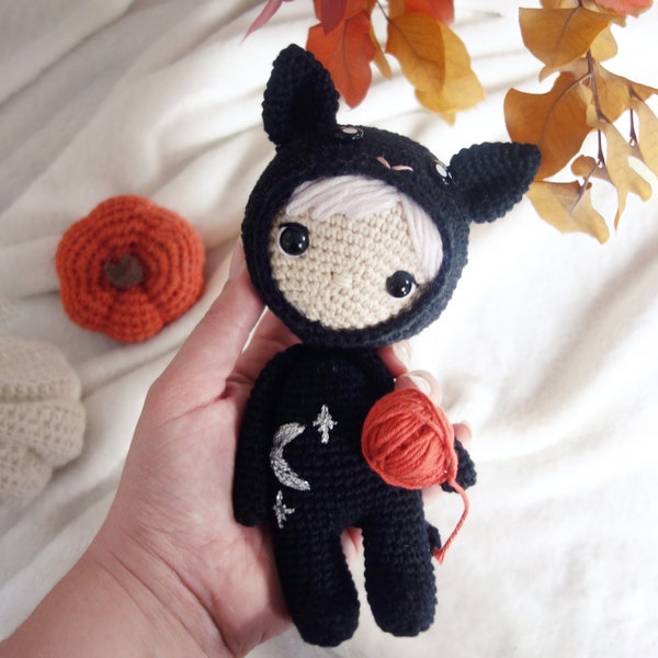 Amigurumi crochet pattern: Miku little Halloween cat / PDF in French