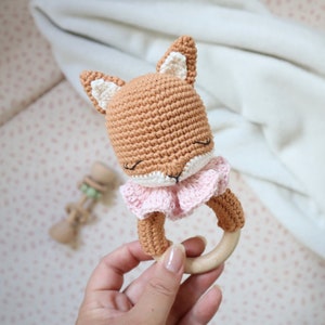 Rattle crochet tutorial - rattle crochet pattern FRANCAIS/ENGLISH : Pretty fox sock