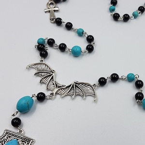 Gothic Vampir Rosenkranz mit türkisfarbenen Kristallen – Okkulte Vamp Goth Ankh Perlen Fledermaus Gothic Vampir Vampiric Boho Boho WGT Geschenk Tradgoth