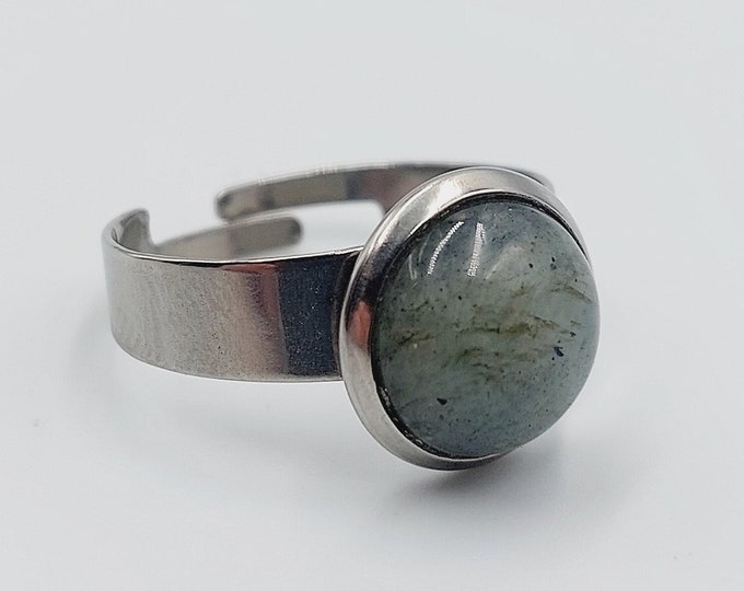 Madagaskar Labradorite Crystal Ring (Stainless Steel)