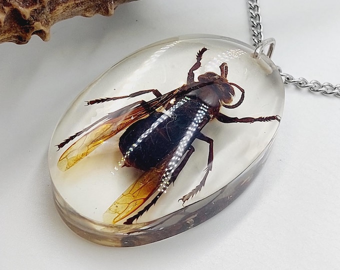 Hornet Resin Pendant