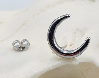 Crescent Moon Earstuds