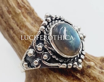 Labradorite Crystal Ring (US size 8 - Pewter)
