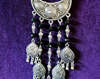 Elegant Victorian Necklace & Earrings (Jewellery Set)