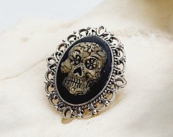 Sugar Skull Gothic Cameo Pin