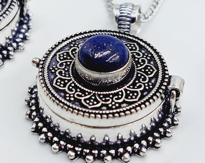 Round Poison Locket with Labradorite / Moonstone / Amethyst or Lapis Lazuli Crystal