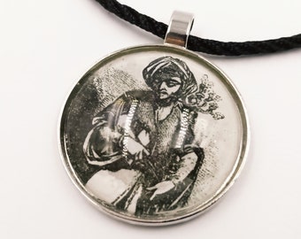 Clauneck Necklace