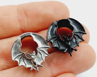 Vampire Bat Plugs - Silver Pair / Black Pair - 8mm - 10mm - 12mm)