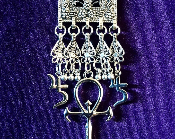 Vampire Ankh Jusa Necklace