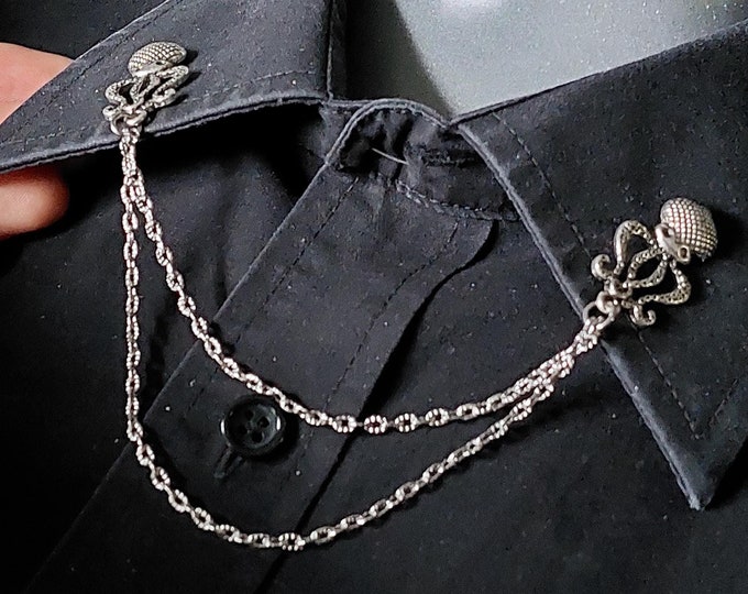 Chtulhu Octupus Collar Pin in Silver Tone