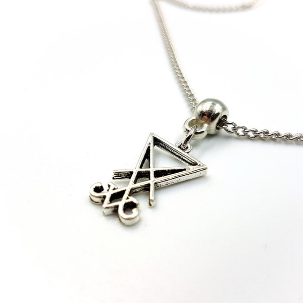 Mini Sigil de Lucifer Collier - chemin occulte de la main gauche luciférienne goth sceau gothique symbole cadeau minuscule pendentif sigil mignon