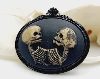 Siamese Twins Brooch Cameo