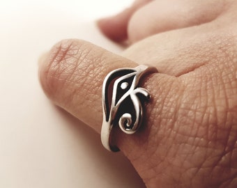 Egyptian Eye of Horus Ring