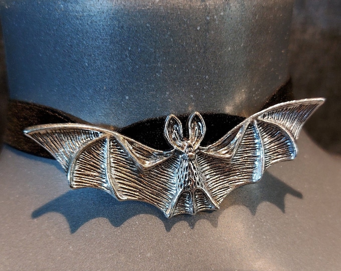 Velvet TradGoth Bat Choker