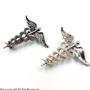 Pin's (insigne) Hermès - Modèle Bâton - Occasion, Objet De Collection Ou Accessoire De Mode