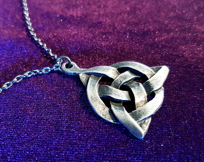 Triquetra Necklace (Steel)