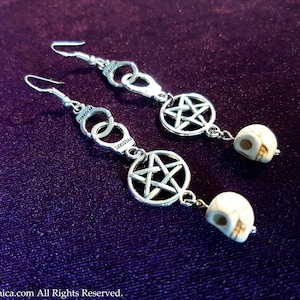 Inverted Pentagram Skull Earrings - freedom satanic liberty gothic pentagram handcuff skulls