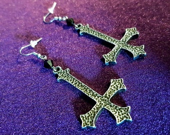 Boucles d’oreilles croisées inversées - pentagramme occulte satanique blackmetal goth gothique satan