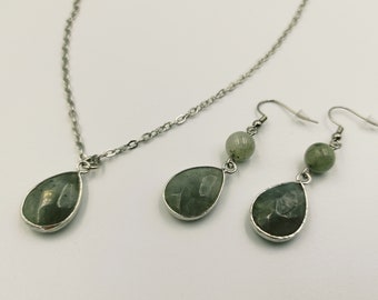 Labradorite Jewelry Set ( Necklace & Earrings)