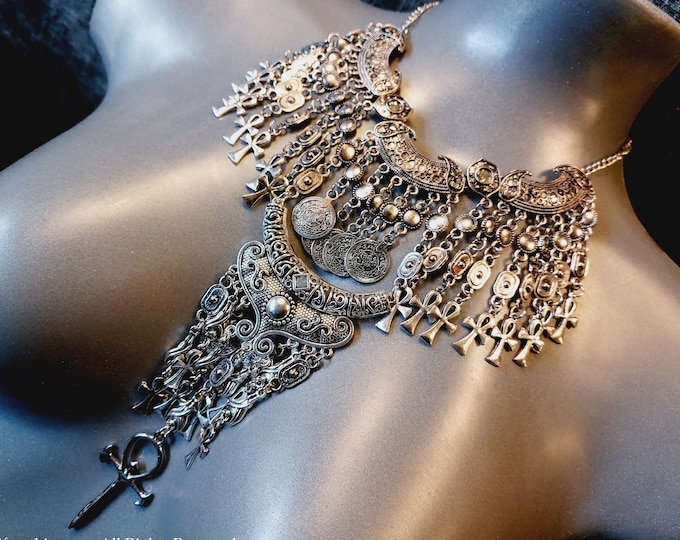 Vampire Elder Ankh Neckpiece