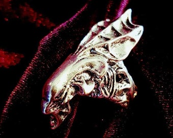 Alien Queen Ring