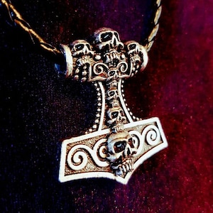 Skull Hammer Necklace - goth gothic pagan skulls heavy hammer thor metal odin valhala viking biker