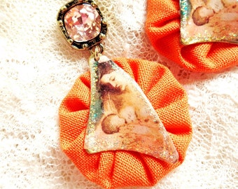 MOTHER'S DAY - Original earrings, illustrated "Maternity" by Picasso on yoyo, peach cabochon chip support, 45x25mm