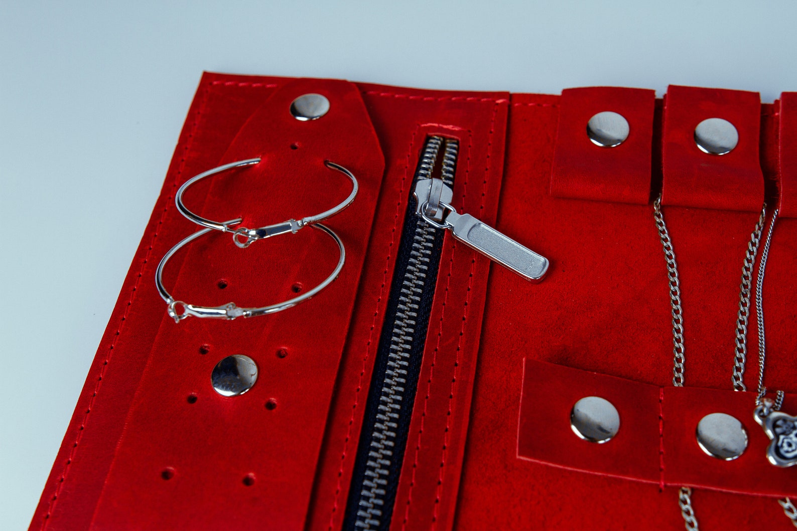 Travel jewelry rollTravel jewelry caseLeather rollJewelry | Etsy