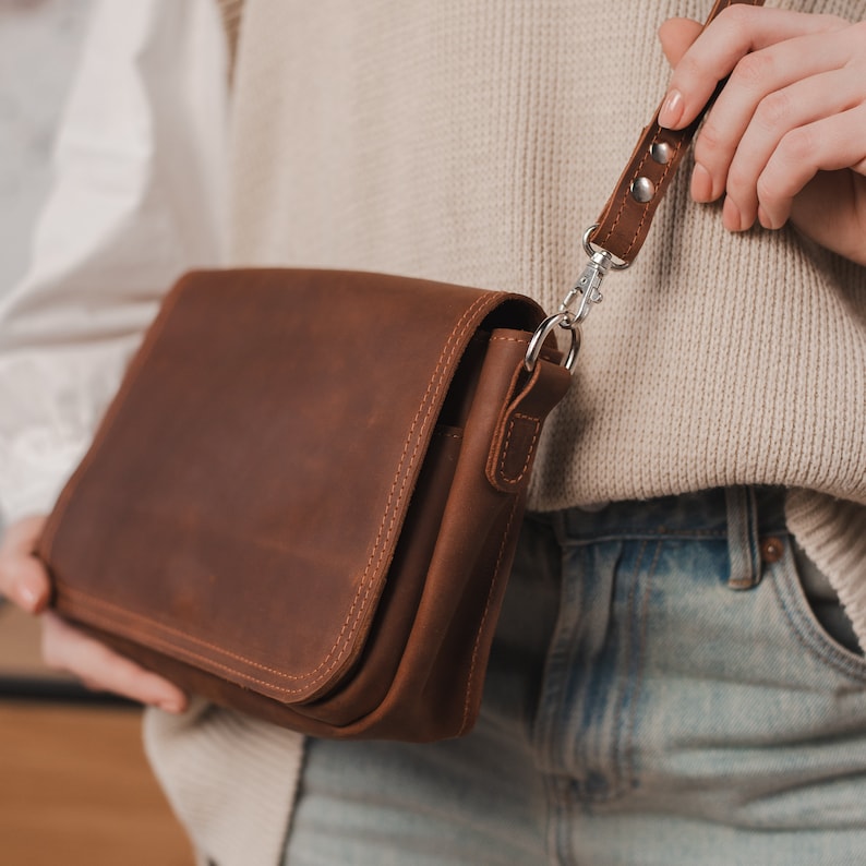 Small leather crossbody messenger bag, Personalized crossbody purse, Handmade small purse, Womens small messenger bag, Small shoulder purse zdjęcie 10