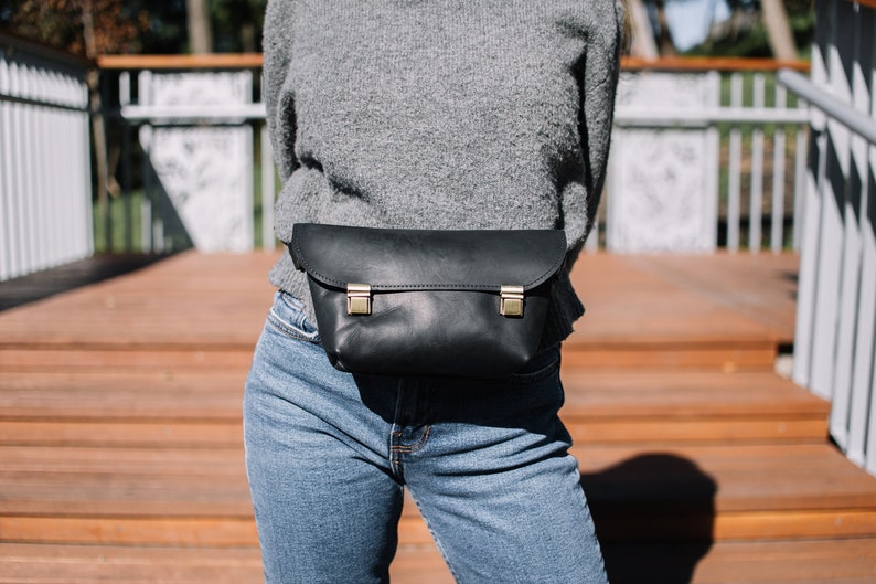 Leather belt bag,Waist bag,Mens fanny pack,Black waist bag,Bum bag,leather hip bag,travel bag,Pocket belt,Black waist bag,Belt men bag