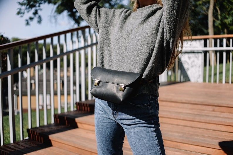 Leather belt bag,Waist bag,Mens fanny pack,Black waist bag,Bum bag,leather hip bag,travel bag,Pocket belt,Black waist bag,Belt men bag