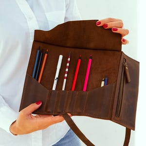 Pencil roll case, Personalized Leather Brush Roll, Leather Pencil holder, Artist Tool Roll, Pencil roll wih pocket, Brown pen case image 9