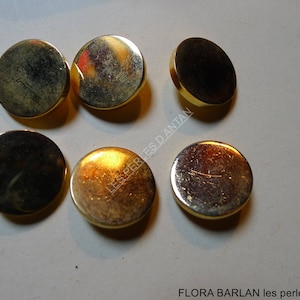6 vintage buttons hight quality