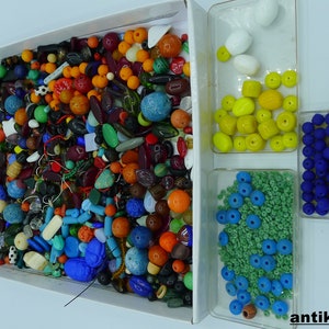 1kilo vintage glass beads