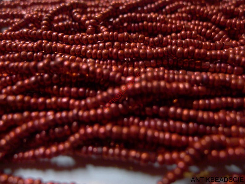 1 hank antique glass beads 100